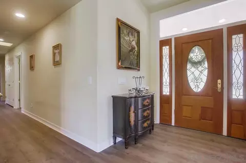 Entry Way - 2231 Creekview Ln, Fallbrook, CA 92028 photo 2 of 4
