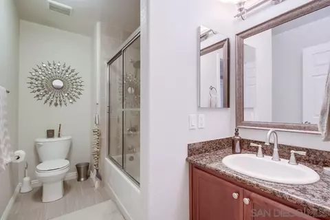 Bath - 1434 Marshall Rd #11, Alpine, CA 91901 photo 1 of 4