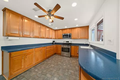 8454 Carlton Oaks Dr, Santee, CA 92071 photo 11