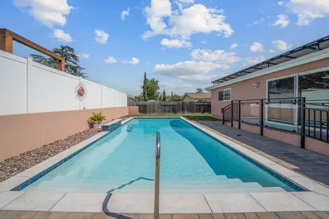 8454 Carlton Oaks Dr, Santee, CA 92071 photo 3