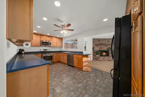 8454 Carlton Oaks Dr, Santee, CA 92071 photo 10