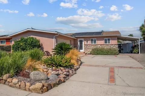 8454 Carlton Oaks Dr, Santee, CA 92071