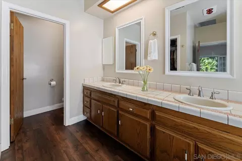 Bath - 1522 Ranchwood Ln, Fallbrook, CA 92028 photo 3 of 4
