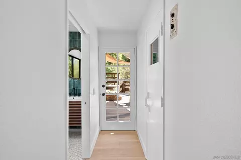 Entry Way - 9909 Lemon Ave, La Mesa, CA 91941 photo 4 of 5