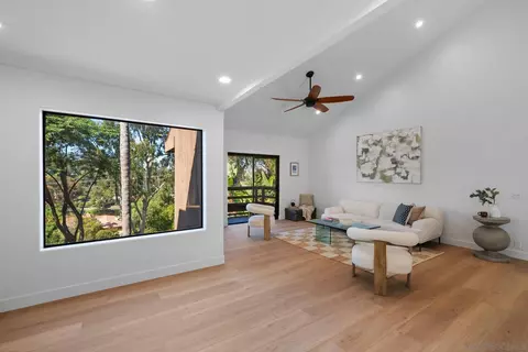 Living - 9909 Lemon Ave, La Mesa, CA 91941 photo 2 of 6