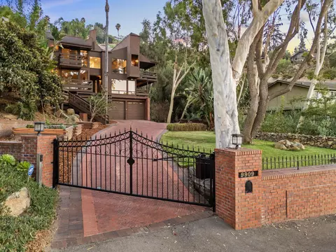 Exterior - 9909 Lemon Ave, La Mesa, CA 91941 photo 2 of 19