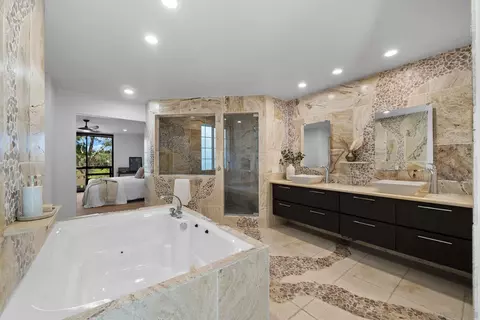 Bath - 9909 Lemon Ave, La Mesa, CA 91941 photo 5 of 7