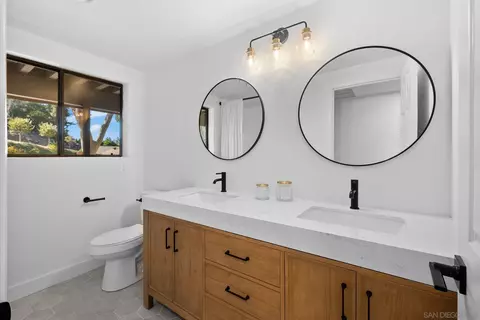 Bath - 9909 Lemon Ave, La Mesa, CA 91941 photo 7 of 7