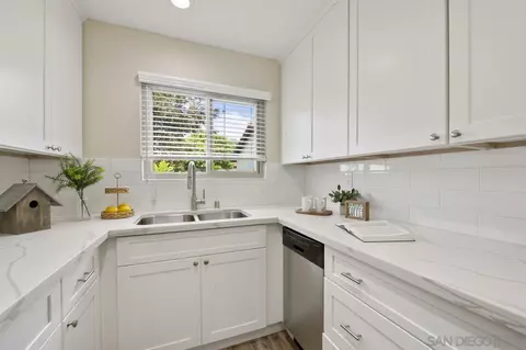 Kitchen - 1720 Kellington Pl, Encinitas, CA 92024 photo 4 of 4