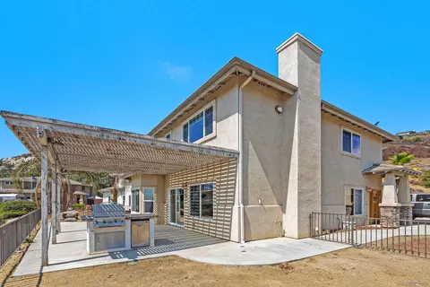 8459 Sheila St, El Cajon, CA 92021 photo 2