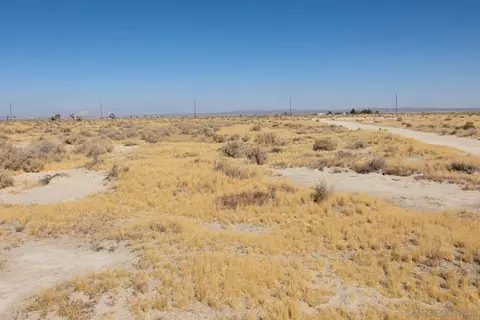 0 Ave E8 #22, Lancaster, CA 93535 photo 8