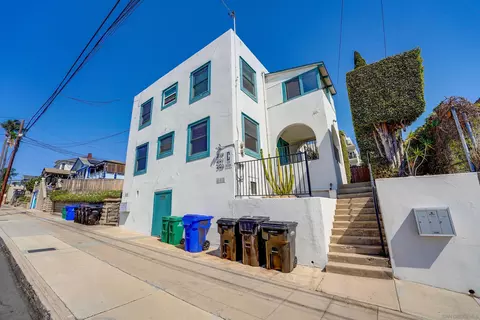2119 Albatross St, San Diego, CA 92101