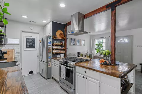 Kitchen - 8821 Bellwood, Spring Valley, CA 91977 photo 5 of 7