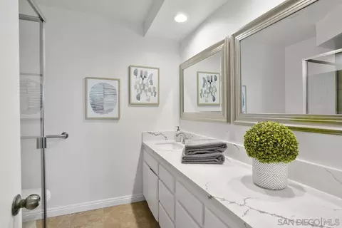 Bath - 333 Orange Ave #8, Coronado, CA 92118 photo 2 of 4