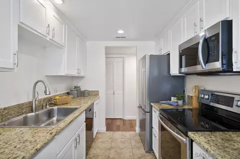 Kitchen - 333 Orange Ave #8, Coronado, CA 92118 photo 1 of 2
