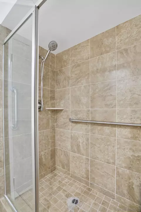 Bath - 333 Orange Ave #8, Coronado, CA 92118 photo 3 of 4