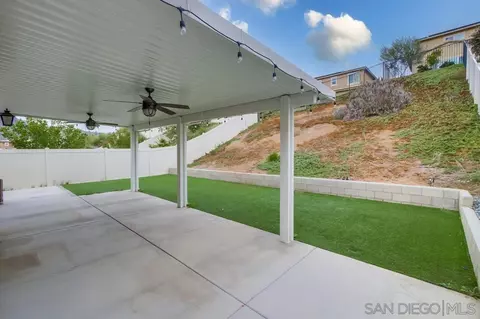 Exterior - 334 Campolina Ct, Fallbrook, CA 92028 photo 2 of 4