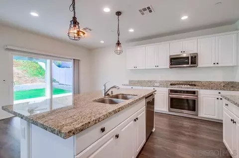 Kitchen - 334 Campolina Ct, Fallbrook, CA 92028 photo 1 of 1