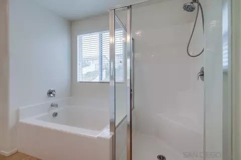 Bath - 334 Campolina Ct, Fallbrook, CA 92028 photo 3 of 4