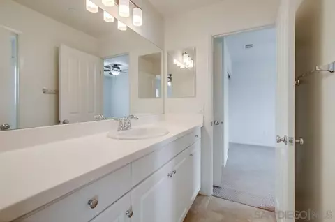 Bath - 334 Campolina Ct, Fallbrook, CA 92028 photo 4 of 4
