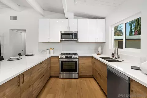 Kitchen - 10205 Gaul Way, Spring Valley, CA 91977 photo 3 of 4
