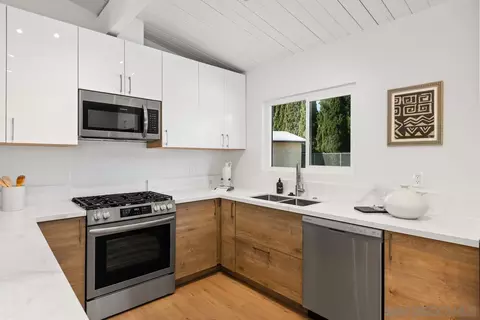 Kitchen - 10205 Gaul Way, Spring Valley, CA 91977 photo 2 of 4