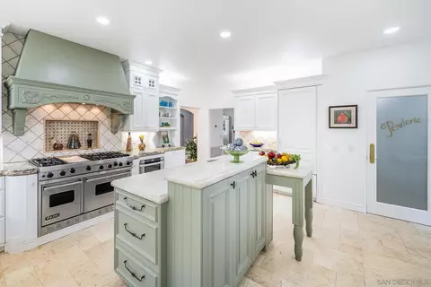 Kitchen - 5 Rolling View Ln, Fallbrook, CA 92028 photo 4 of 5