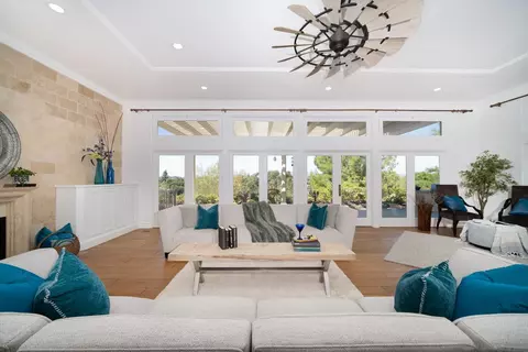 Living - 5 Rolling View Ln, Fallbrook, CA 92028 photo 4 of 6
