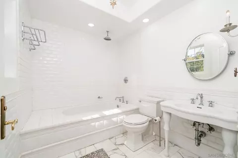 Bath - 5 Rolling View Ln, Fallbrook, CA 92028 photo 5 of 8