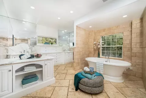 Bath - 5 Rolling View Ln, Fallbrook, CA 92028 photo 2 of 8