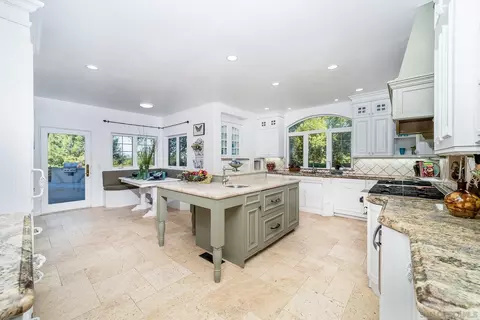 Kitchen - 5 Rolling View Ln, Fallbrook, CA 92028 photo 1 of 5