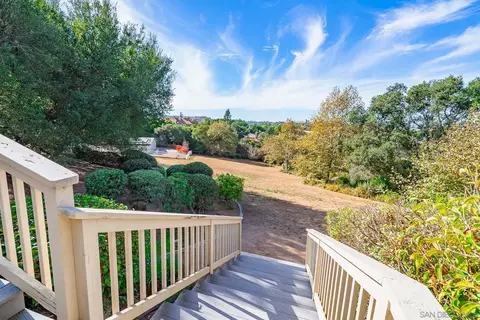 Exterior - 5 Rolling View Ln, Fallbrook, CA 92028 photo 8 of 9