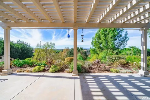 Exterior - 5 Rolling View Ln, Fallbrook, CA 92028 photo 3 of 9