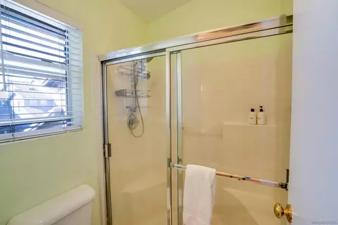 Bath - 385 Whispering Willow Dr #D, Santee, CA 92071 photo 4 of 5
