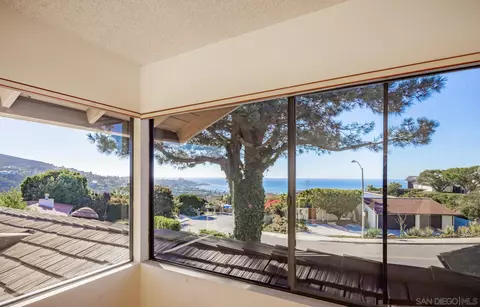 8115 Prestwick Dr, La Jolla, CA 92037 photo 17