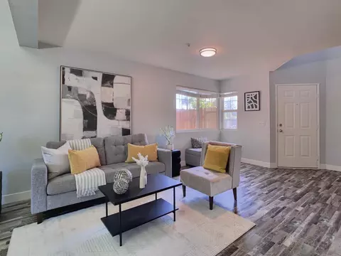 Living - 3180 Lamar Ct, Spring Valley, CA 91977 photo 2 of 3