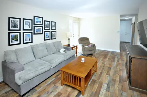 Living - 14333 Lolin Ln, Poway, CA 92064 photo 2 of 4