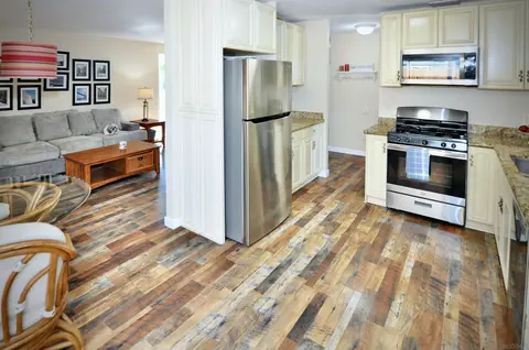 Kitchen - 14333 Lolin Ln, Poway, CA 92064 photo 3 of 6