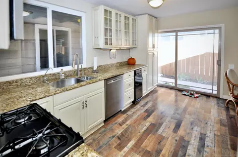 Kitchen - 14333 Lolin Ln, Poway, CA 92064 photo 6 of 6
