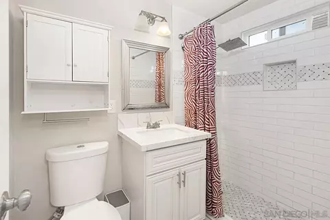 Bath - 1675 Tarleton St, Spring Valley, CA 91977 photo 1 of 2
