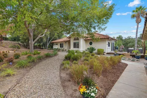 2520 Pasatiempo Gln, Escondido, CA 92025