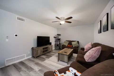 1192 Madera Ln, Vista, CA 92084 photo 5