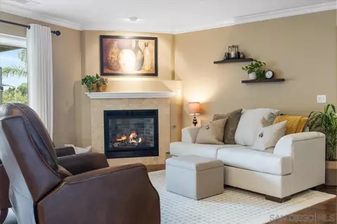 Living - 368 Tom Mcguinness Jr Cir, Fallbrook, CA 92028 photo 2 of 5