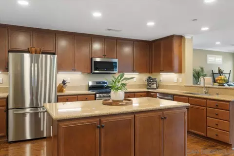 Kitchen - 368 Tom Mcguinness Jr Cir, Fallbrook, CA 92028 photo 2 of 7