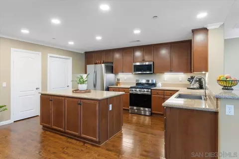 Kitchen - 368 Tom Mcguinness Jr Cir, Fallbrook, CA 92028 photo 6 of 7