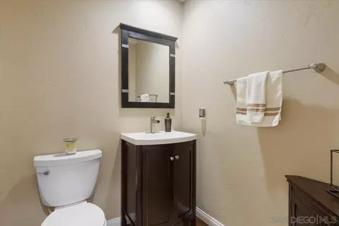 Bath - 368 Tom Mcguinness Jr Cir, Fallbrook, CA 92028 photo 3 of 4
