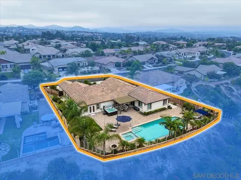 View/Area - 368 Tom Mcguinness Jr Cir, Fallbrook, CA 92028 photo 1 of 4