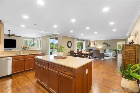 Kitchen - 368 Tom Mcguinness Jr Cir, Fallbrook, CA 92028 photo 3 of 7