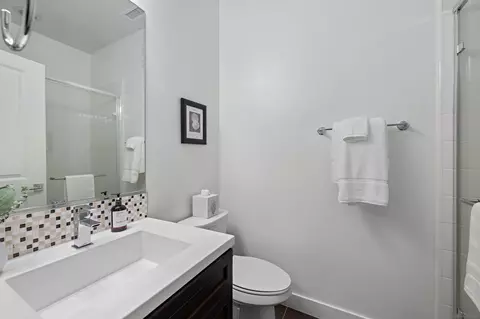 Bath - 7164 Sitio Corazon, Carlsbad, CA 92009 photo 5 of 6