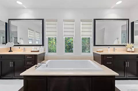 Bath - 7164 Sitio Corazon, Carlsbad, CA 92009 photo 1 of 6